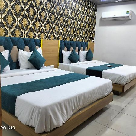 Hotel Rudra Palace Ānand Extérieur photo