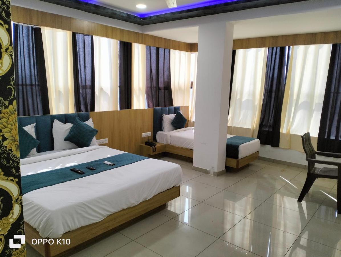 Hotel Rudra Palace Ānand Extérieur photo